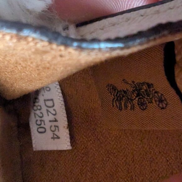 Coach, Mini Skinny ID Case, Crossgrain Leather, Chalk White, Gold Key Ring EUC - Picture 8 of 10